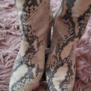 STEVE MADDEN snake skin real leather booties, size 9.